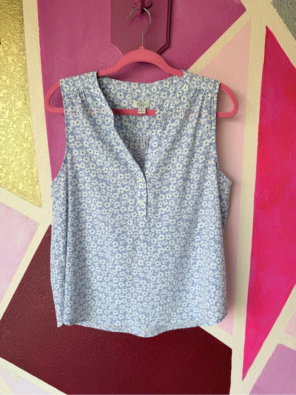 J.Crew Sleeveless Split Neck Floral Blouse Sz M Blue White Ditsy Print